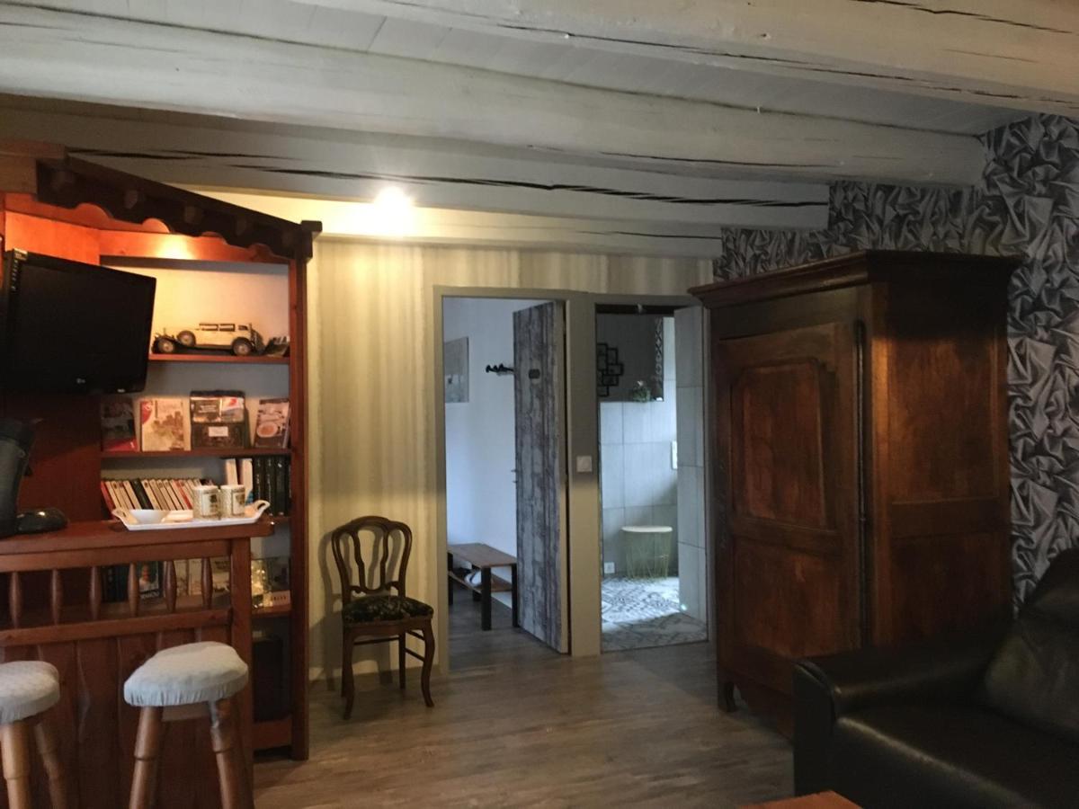 Chambres D'Hotes Les Vergers De Louise Thiolieres Exterior photo