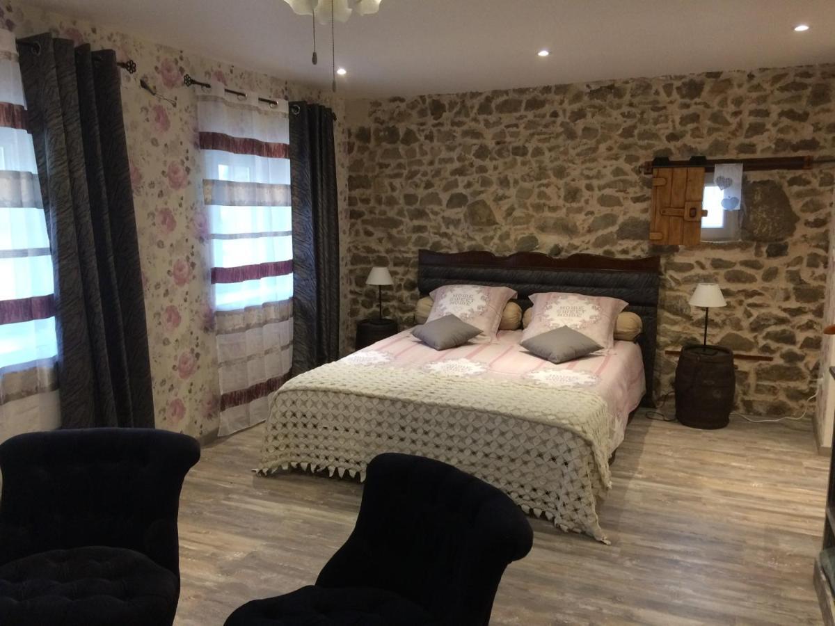 Chambres D'Hotes Les Vergers De Louise Thiolieres Exterior photo